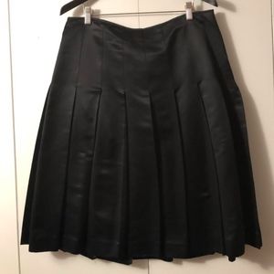 Banana Republic black satin pleated skirt